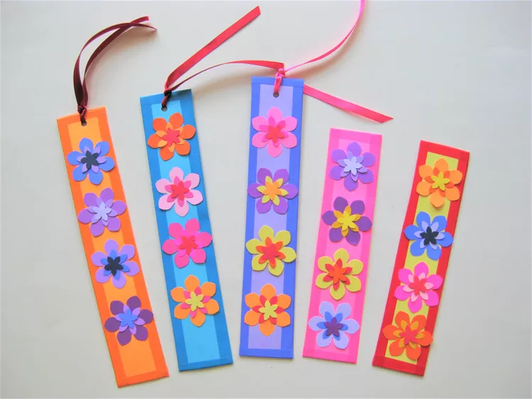 Flower bookmarks